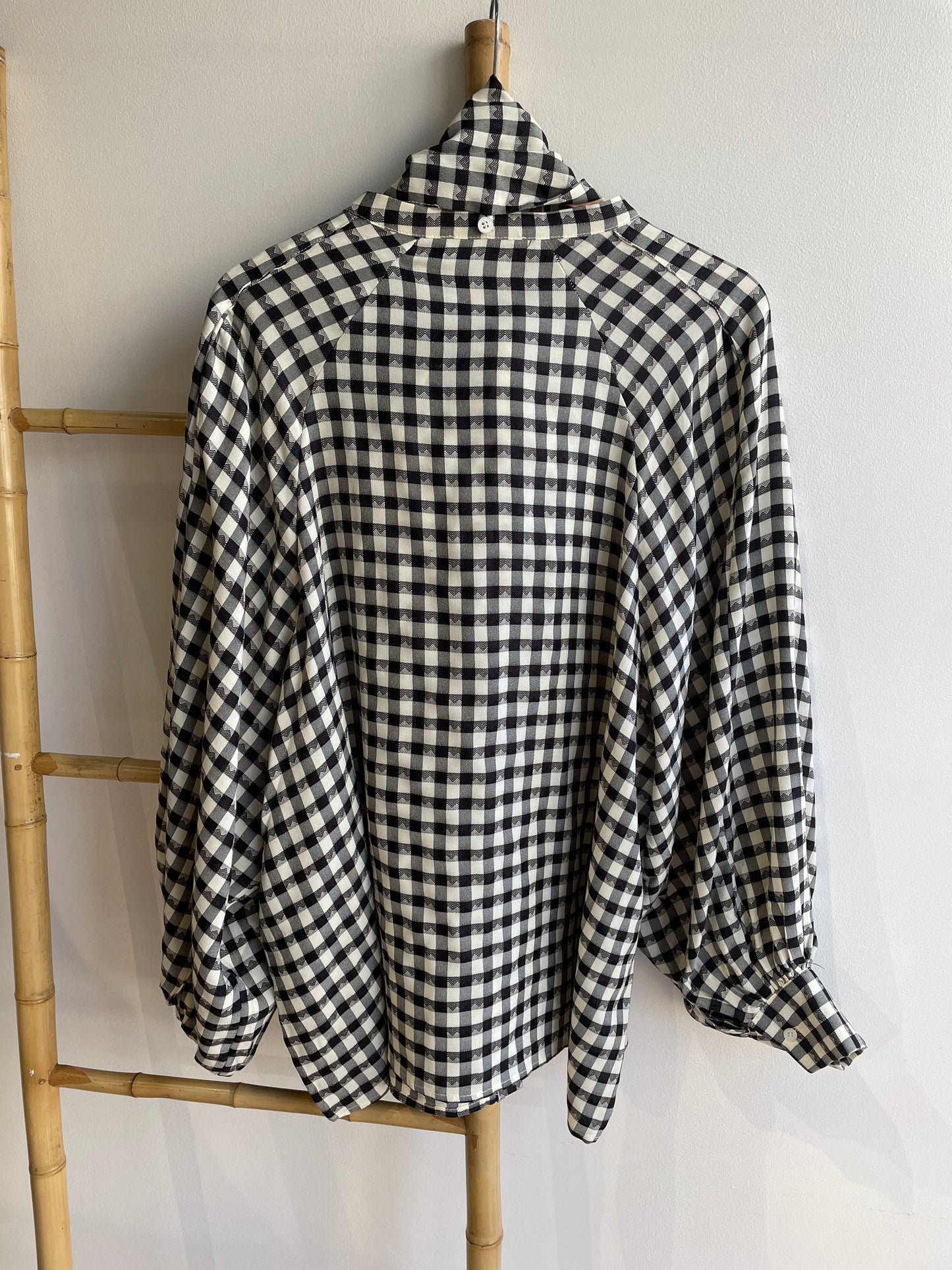 Blouse lavallière