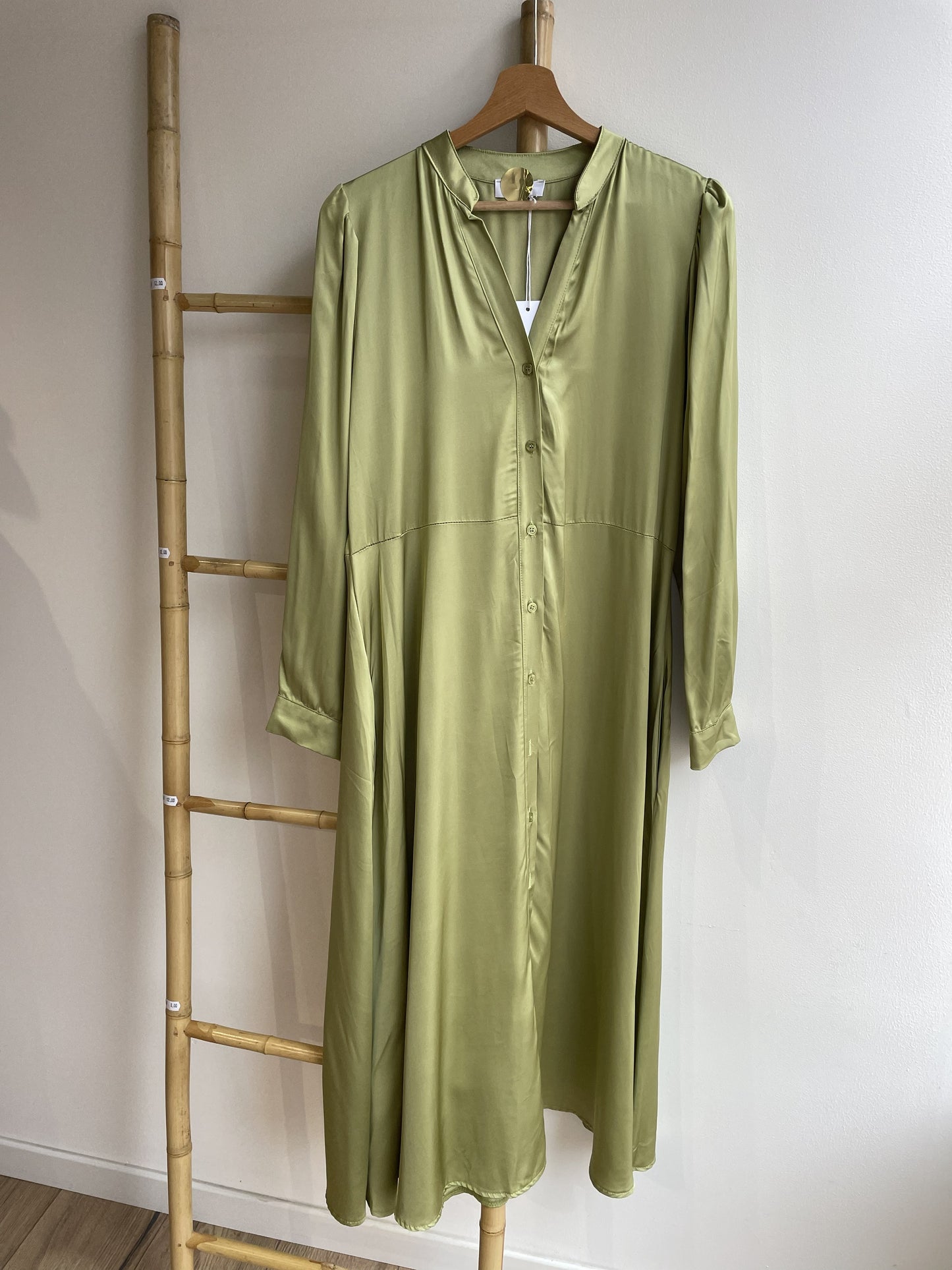 Robe chemise en satin